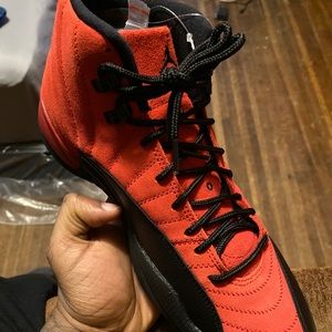 Retro 12 black & red